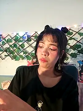 dolliette24 online show from April 7, 2026, 2:46 am