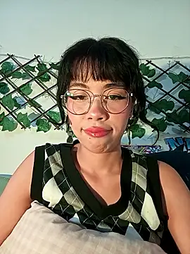 dolliette24 online show from April 22, 2026, 11:00 pm