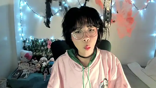 Snapshot of dolliette24 chatting on October 12, 2025, 2:13 am dolliette24 online show from October 12, 2025, 2:13 am