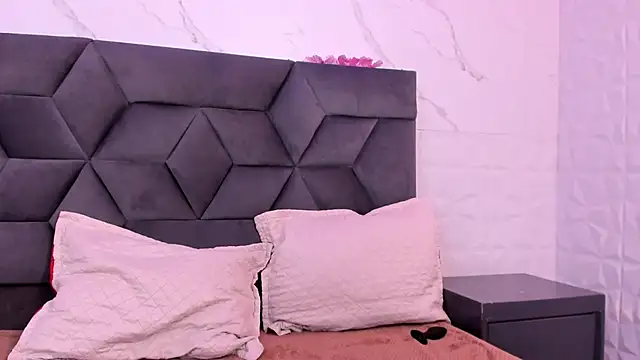 Snapshot of Maia_Park chatting on October 11, 2025, 12:28 pm Maia Park online show from October 11, 2025, 12:28 pm