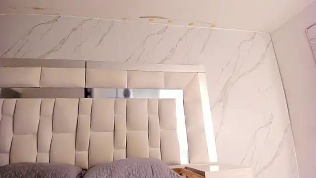 Snapshot of Maia_Park chatting on January 9, 2026, 12:12 pm Maia Park online show from January 9, 2026, 12:12 pm