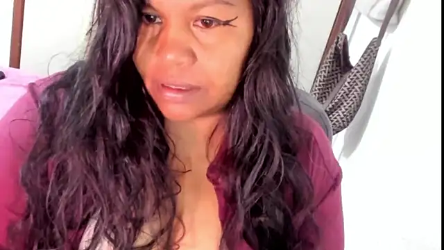 ebonylouissexyhot online show from September 25, 2025, 3:34 am