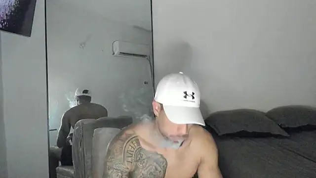 Snapshot of ThiagoLugo chatting on September 28, 2025, 5:42 pm ThiagoLugo online show from September 28, 2025, 5:42 pm