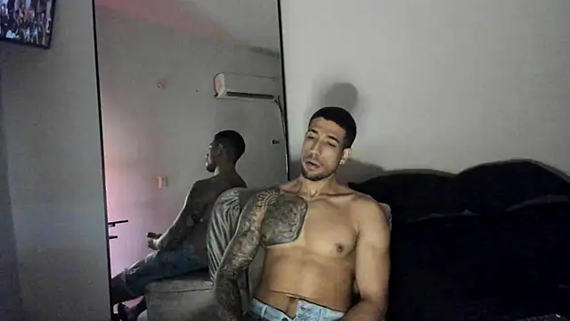 Snapshot of ThiagoLugo chatting on September 25, 2025, 7:58 am ThiagoLugo online show from September 25, 2025, 7:58 am