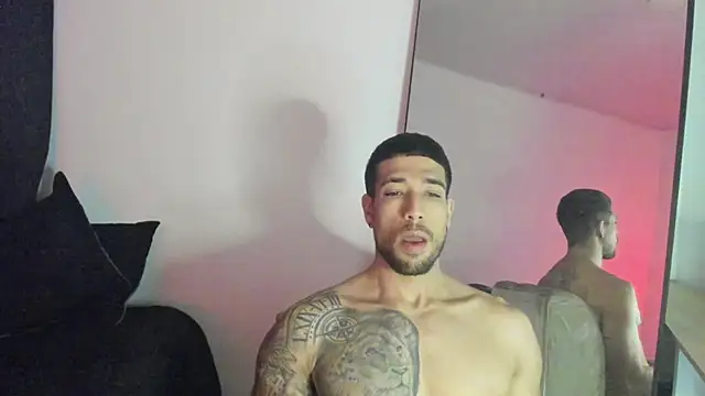 Snapshot of ThiagoLugo chatting on October 31, 2025, 7:38 am ThiagoLugo online show from October 31, 2025, 7:38 am