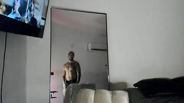 Snapshot of ThiagoLugo chatting on September 16, 2025, 4:57 am ThiagoLugo online show from September 16, 2025, 4:57 am