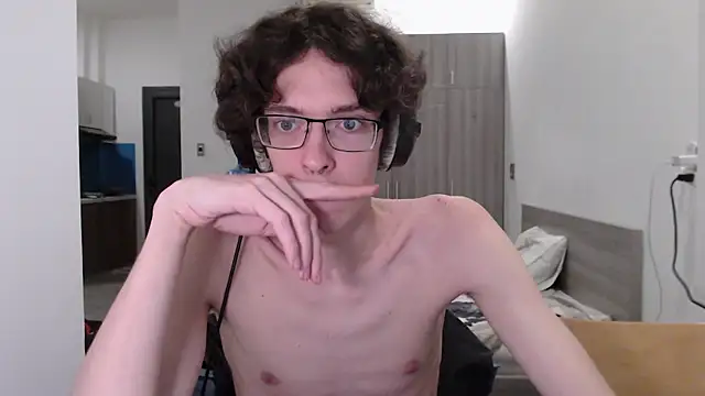 Snapshot of LovesomeCookie chatting on November 6, 2025, 7:40 pm LovesomeCookie online show from November 6, 2025, 7:40 pm