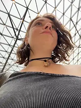 Snapshot of lucy-joy chatting on October 15, 2025, 9:28 am lucy-joy online show from October 15, 2025, 9:28 am