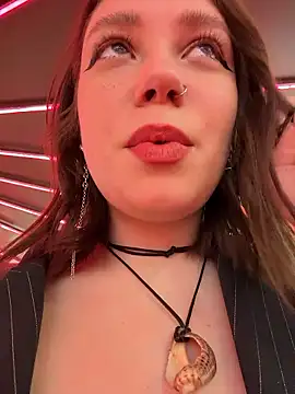 Snapshot of lucy-joy chatting on January 17, 2026, 9:35 am lucy-joy online show from January 17, 2026, 9:35 am