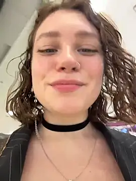 Snapshot of lucy-joy chatting on October 26, 2025, 12:16 pm lucy-joy online show from October 26, 2025, 12:16 pm