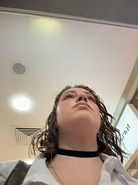 Snapshot of lucy-joy chatting on October 28, 2025, 9:41 am lucy-joy online show from October 28, 2025, 9:41 am