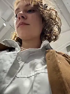 Snapshot of lucy-joy chatting on September 23, 2025, 10:33 am lucy-joy online show from September 23, 2025, 10:33 am