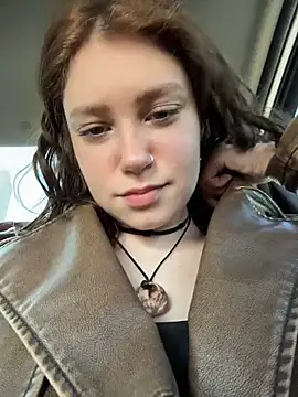 lucy-joy online show from March 31, 2026, 7:21 am