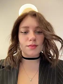 Snapshot of lucy-joy chatting on February 17, 2026, 11:18 am lucy-joy online show from February 17, 2026, 11:18 am