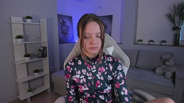 Snapshot of AlicePill chatting on October 16, 2025, 2:31 am AlicePill online show from October 16, 2025, 2:31 am