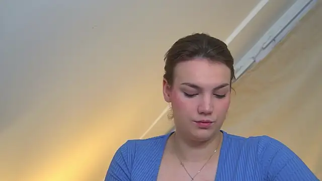 Snapshot of KarenClarks chatting on October 16, 2025, 6:38 pm KarenClarks online show from October 16, 2025, 6:38 pm