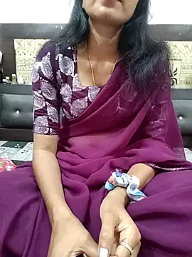 Yourhotsweetgirl online show from November 11, 2025, 3:45 am