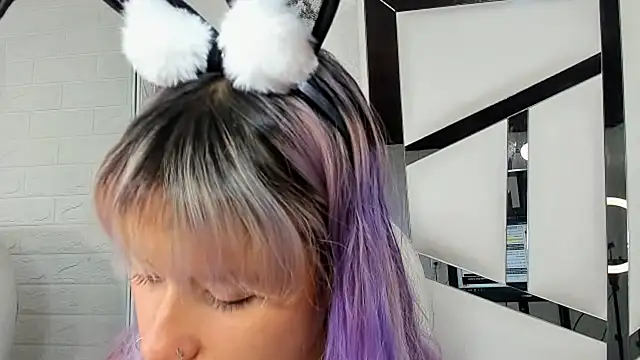 barbieambar online show from October 18, 2025, 2:08 pm