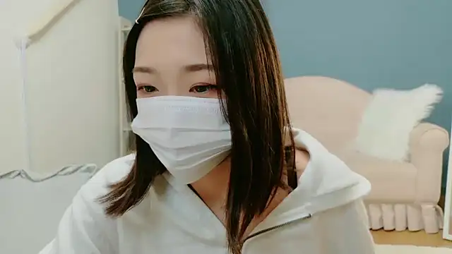 Miko-ooo online show from September 16, 2025, 1:23 pm