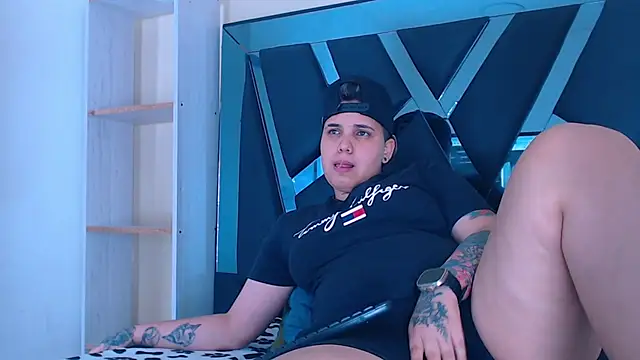 Snapshot of karla_sexy21 chatting on October 31, 2025, 5:04 am karla sexy21 online show from October 31, 2025, 5:04 am