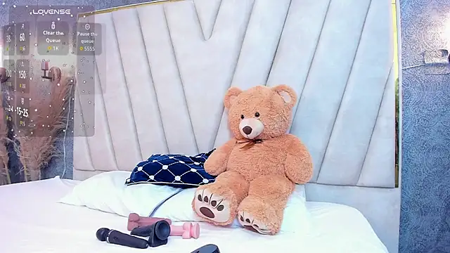 AmyStar1 online show from November 22, 2025, 9:24 pm