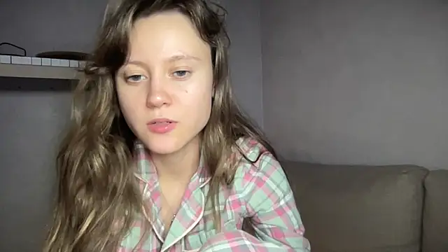 JulietSensation online show from September 16, 2025, 5:03 pm