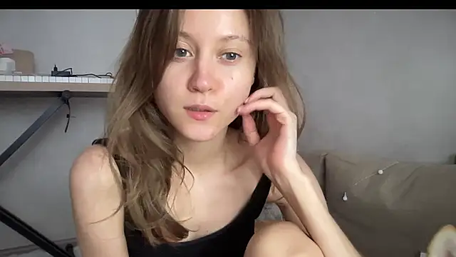 JulietSensation online show from September 10, 2025, 1:32 pm