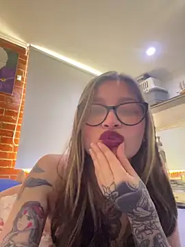 KoraSweett online show from February 5, 2026, 7:21 pm