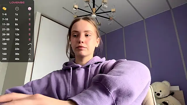 Snapshot of LinaMoonBlessed chatting on October 14, 2025, 8:37 am LinaMoonBlessed online show from October 14, 2025, 8:37 am