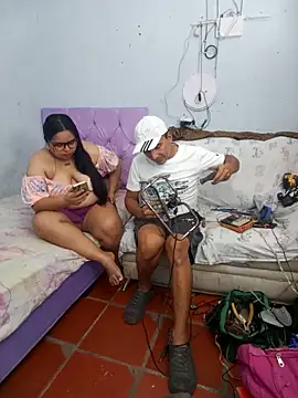 miroqui143 online show from February 10, 2026, 11:48 pm