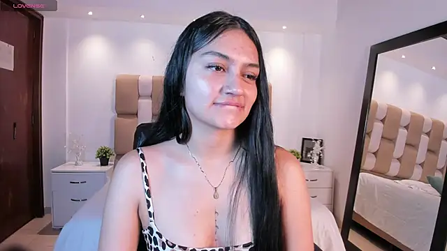 Snapshot of AidaJones chatting on September 29, 2025, 12:33 pm AidaJones online show from September 29, 2025, 12:33 pm