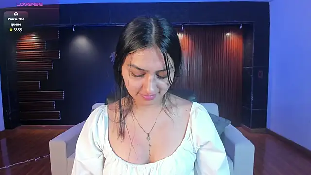 Snapshot of AidaJones chatting on October 3, 2025, 12:39 pm AidaJones online show from October 3, 2025, 12:39 pm