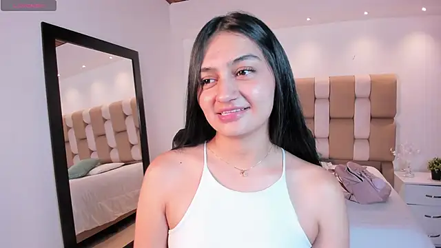 Snapshot of AidaJones chatting on October 18, 2025, 12:18 pm AidaJones online show from October 18, 2025, 12:18 pm