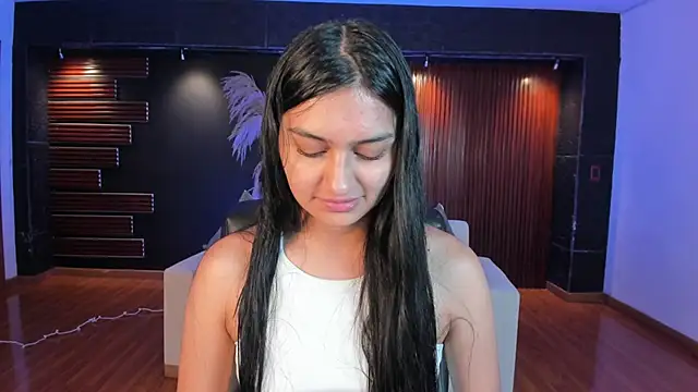 Snapshot of AidaJones chatting on September 18, 2025, 11:57 am AidaJones online show from September 18, 2025, 11:57 am