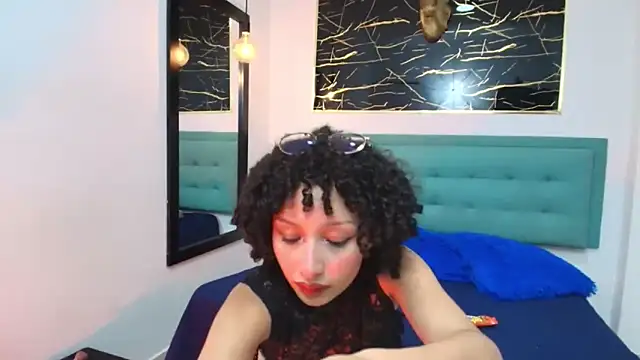 Kristen Tremblay online show from September 28, 2025, 5:47 am