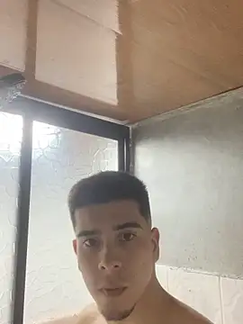 Snapshot of Owen_2408 chatting on November 1, 2025, 10:03 pm Owen 2408 online show from November 1, 2025, 10:03 pm