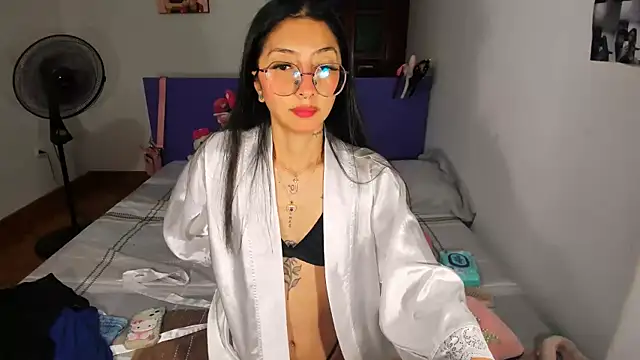 Anais lux online show from May 15, 2026, 11:36 pm