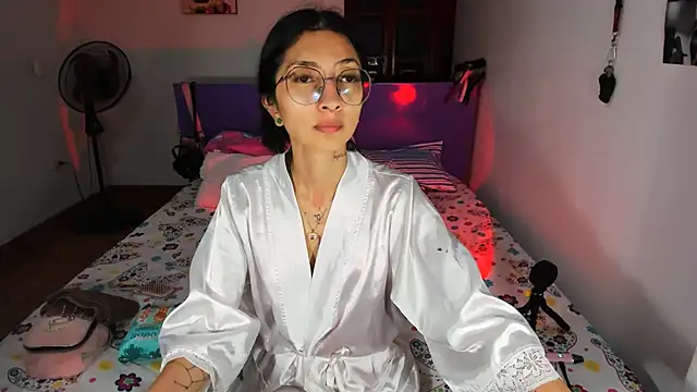 Anais lux online show from June 6, 2026, 11:54 pm