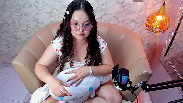 Snapshot of ShylySweet chatting on October 29, 2025, 5:06 am ShylySweet online show from October 29, 2025, 5:06 am