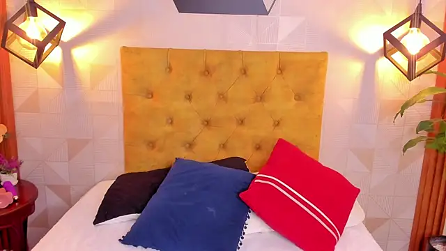 violet sweet19 online show from April 18, 2026, 11:56 am