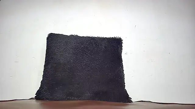 IsaXander743 online show from November 18, 2025, 12:59 am