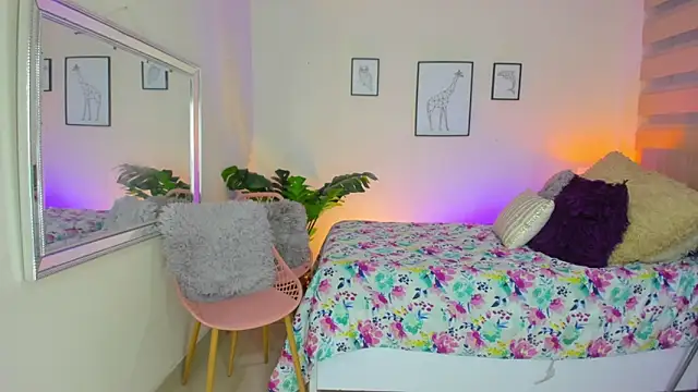 LusyKitty online show from September 18, 2025, 3:04 pm