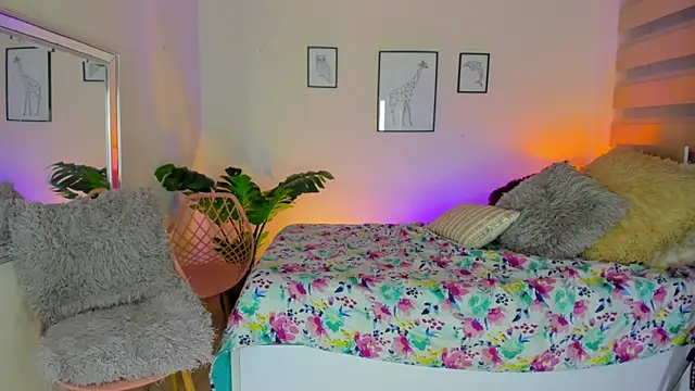 LusyKitty online show from September 17, 2025, 3:03 pm