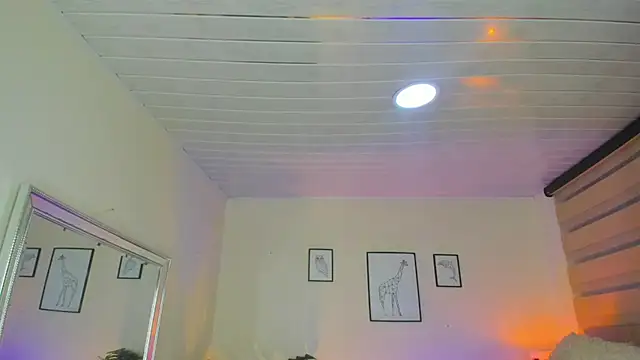 LusyKitty online show from September 30, 2025, 4:35 pm