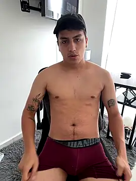 Snapshot of ErosVale chatting on October 26, 2025, 4:51 pm ErosVale online show from October 26, 2025, 4:51 pm