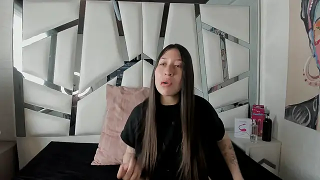 venusmorgan online show from October 4, 2025, 3:46 pm