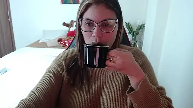 Secret Bella online show from October 25, 2025, 11:31 am