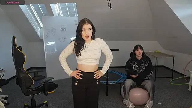 VivianSweet  online show from April 1, 2026, 10:38 am