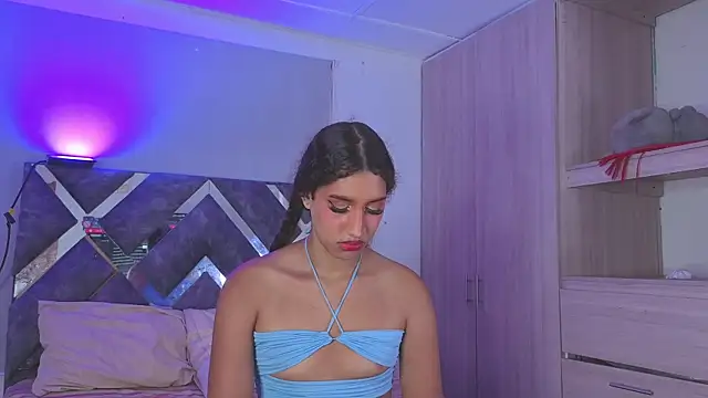 candice777 online show from April 11, 2026, 2:43 pm