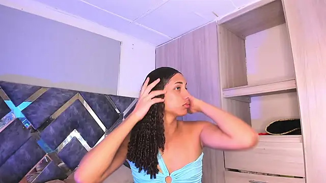 Snapshot of candice777 chatting on September 24, 2025, 12:00 pm candice777 online show from September 24, 2025, 12:00 pm